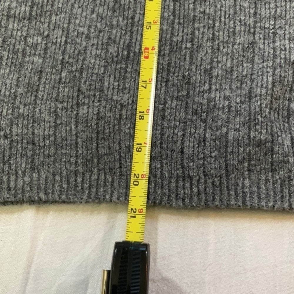 Dkny gray sweater, size XXL - Picture 4 of 10